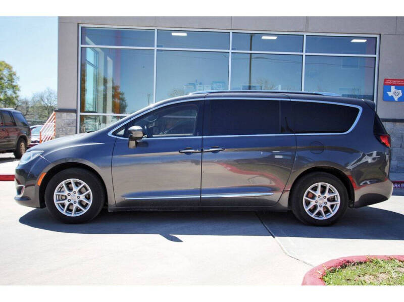 2020 Chrysler Pacifica Touring L