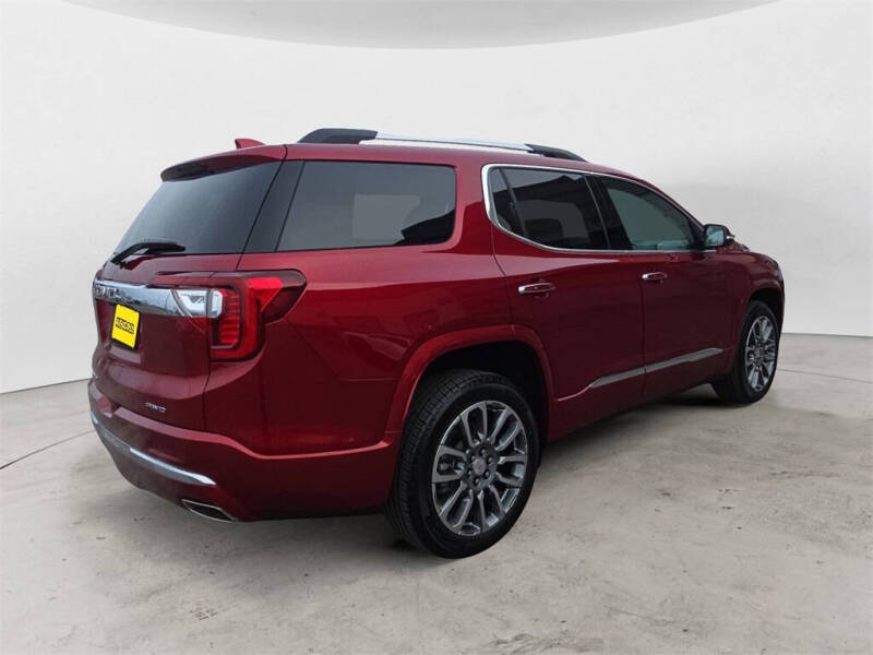 2023 GMC Acadia Denali