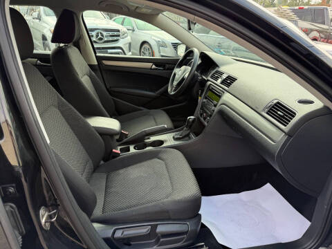 2014 Volkswagen Passat 1.8T S PZEV