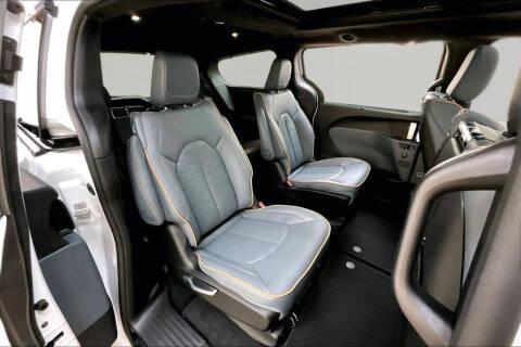 2027 Chrysler Pacifica Pinnacle