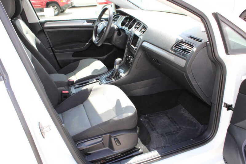 2016 Volkswagen e-Golf SE