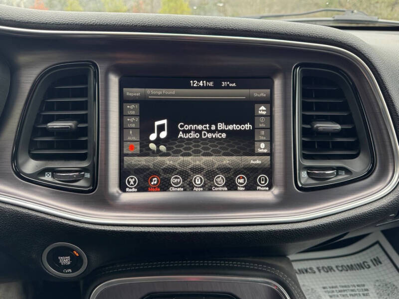 2017 Dodge Challenger 392 HEMI Scat Pack Shaker