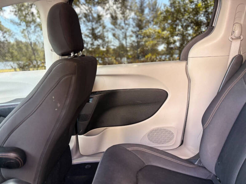 2019 Chrysler Pacifica L