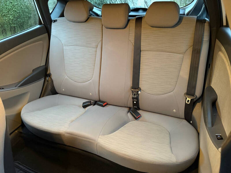 2017 Hyundai Accent SE