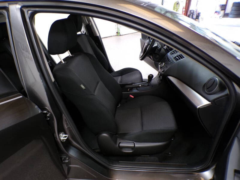 2013 Mazda MAZDA3 i Touring