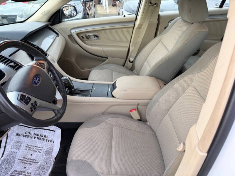 2013 Ford Taurus SEL