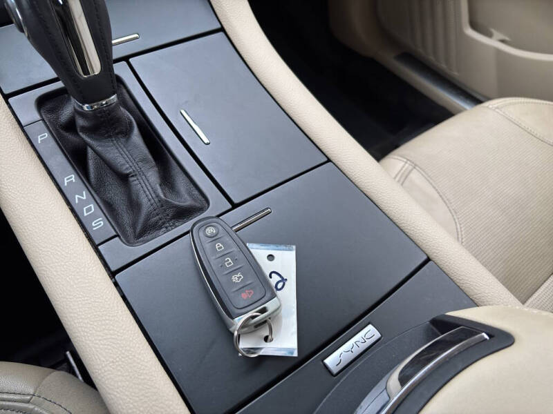 2015 Ford Taurus Limited