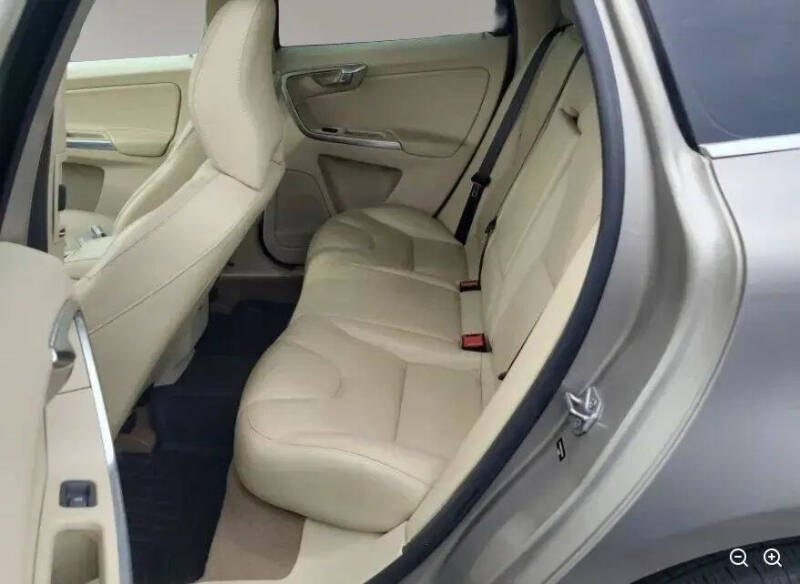 2015 Volvo XC60 T6 Drive-E Platinum