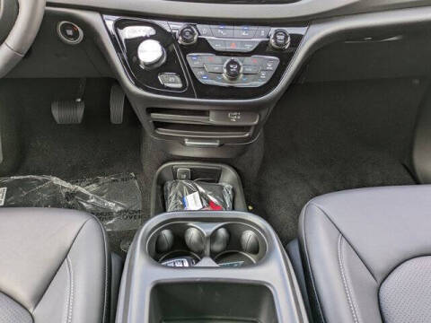 2026 Chrysler Voyager LX