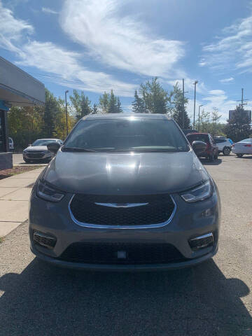 2023 Chrysler Pacifica Touring L