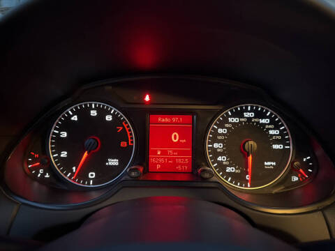 2011 Audi Q5 2.0T quattro Premium Plus