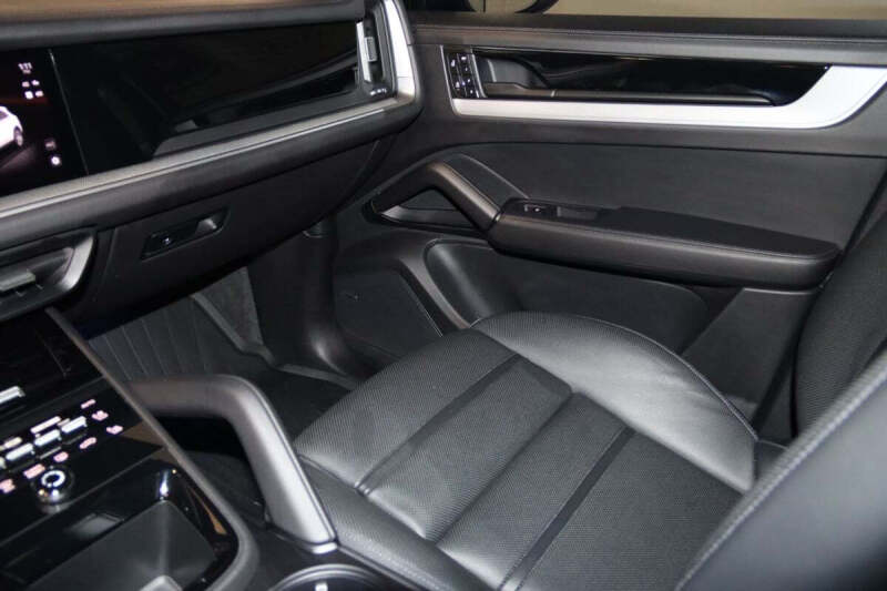 2024 Porsche Cayenne