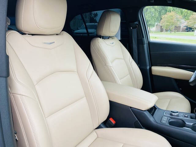 2025 Cadillac XT4 Premium Luxury