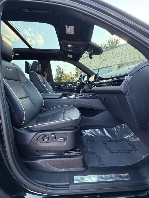 2023 Cadillac Escalade Sport