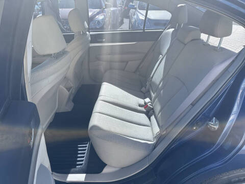 2011 Subaru Legacy 2.5i Premium