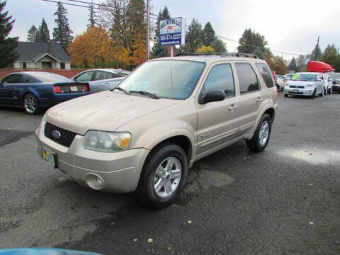 2007 Ford Escape Hybrid for sale at Hall Motors LLC in Vancouver WA