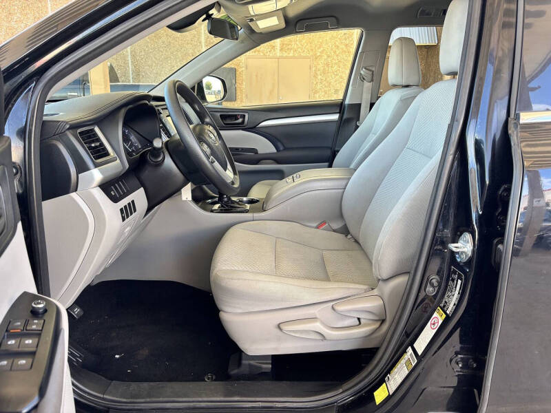 2018 Toyota Highlander LE