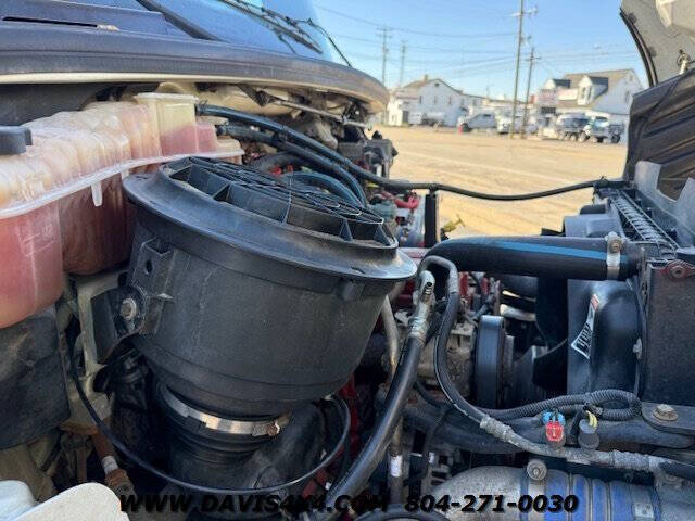 2015 Freightliner M2 106