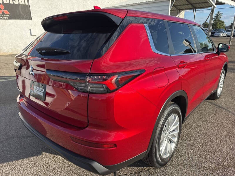 2025 Mitsubishi Outlander ES