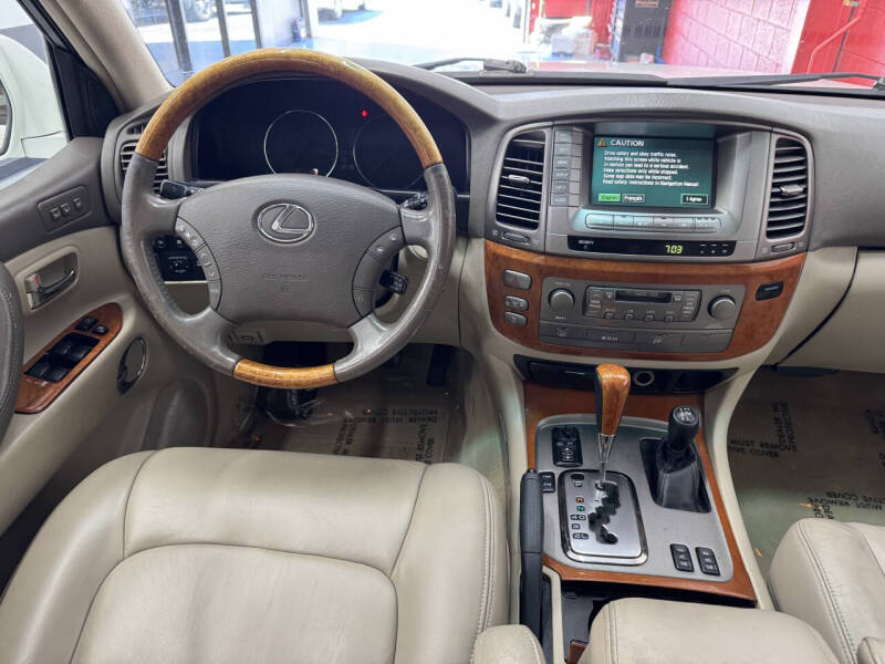 2005 Lexus LX 470