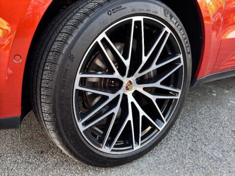 2023 Porsche Macan T