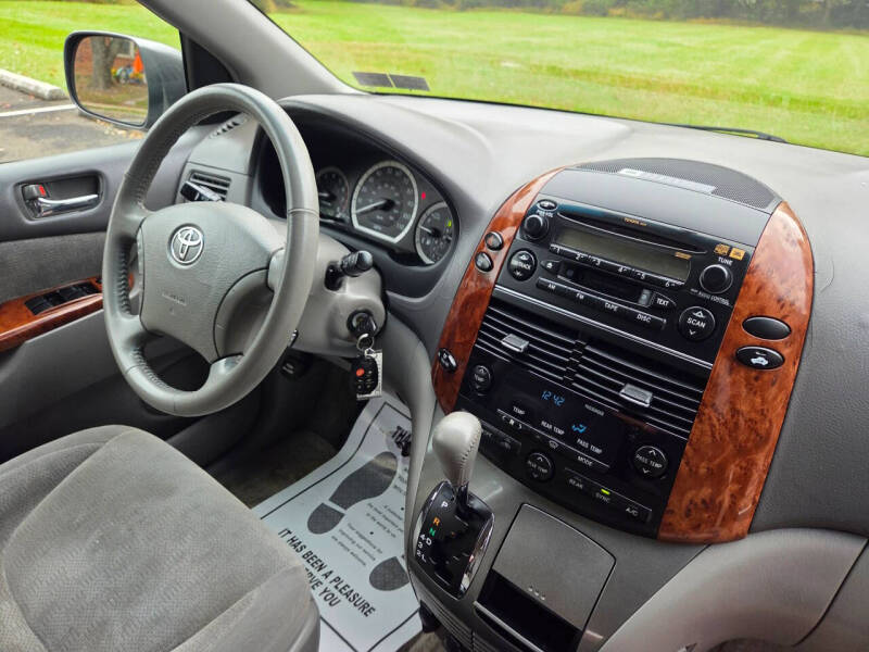 2005 Toyota Sienna