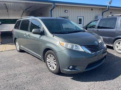 2013 Toyota Sienna XLE 8-Passenger
