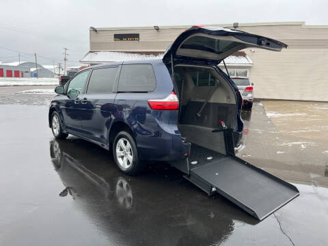 2018 Toyota Sienna for sale at New Mobility Solutions in Jackson MI