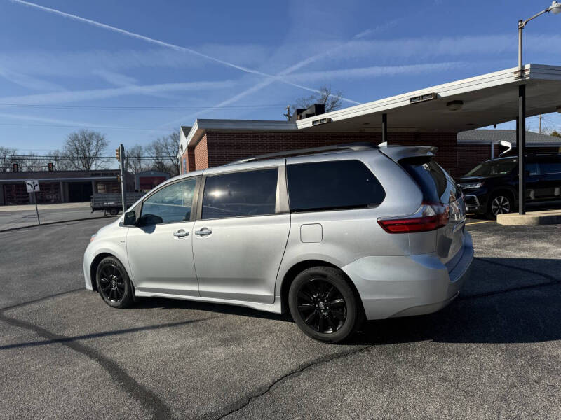 2020 Toyota Sienna XLE Premium 7-Passenger