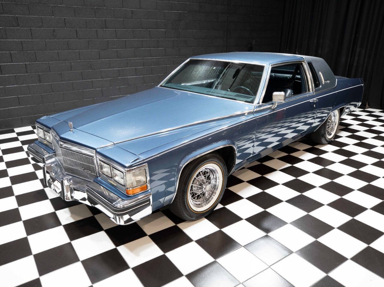 1985 Cadillac Fleetwood Brougham 2