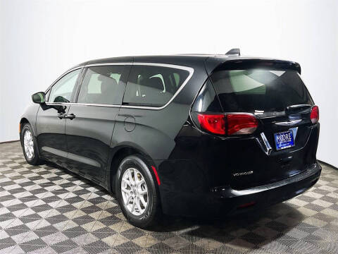 2024 Chrysler Voyager LX