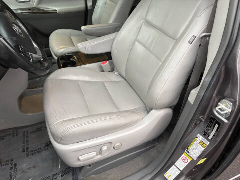 2018 Toyota Sienna XLE Premium 7-Passenger