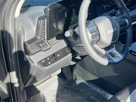 2024 Kia Sportage Hybrid LX