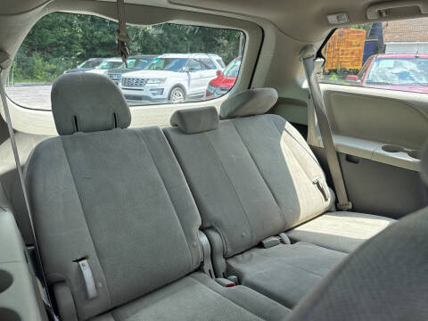 2015 Toyota Sienna L 7-Passenger