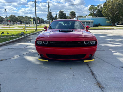 2016 Dodge Challenger R/T Shaker