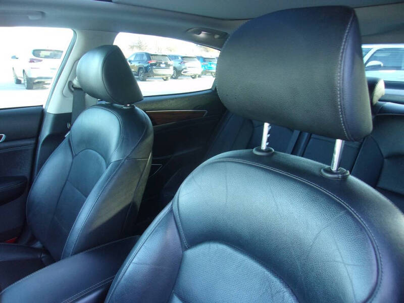 2018 Kia Cadenza Technology