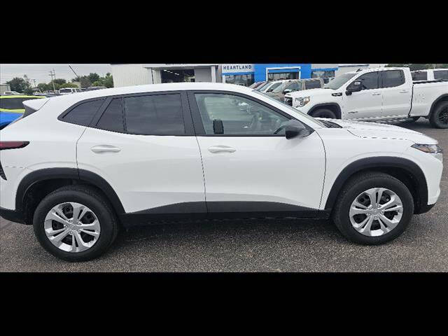 2025 Chevrolet Trax LS