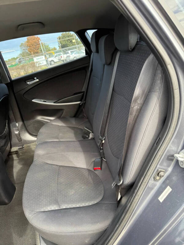 2012 Hyundai Accent SE