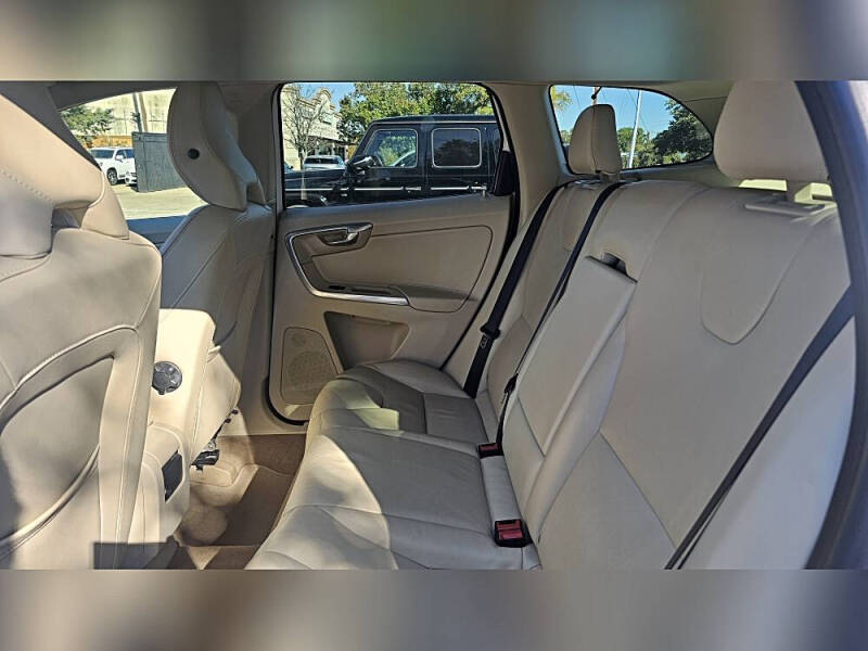 2015 Volvo XC60 T5 Drive-E Platinum