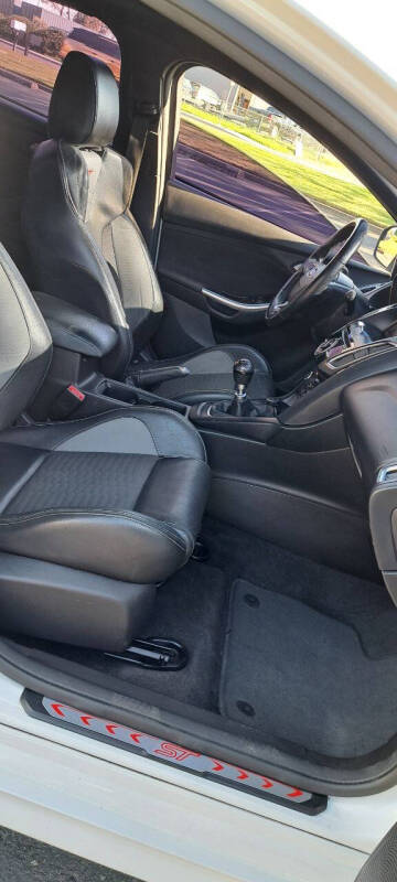 2018 Ford Focus ST - Photo 18