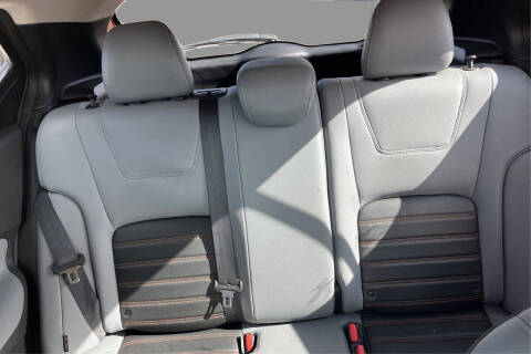 2022 Nissan Kicks SR