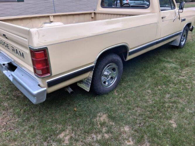 1985 Dodge D100 Pickup