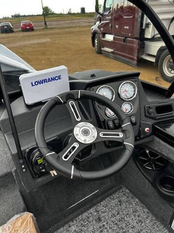 2026 Tracker Targa V-18 Combo