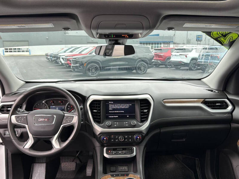 2023 GMC Acadia SLE