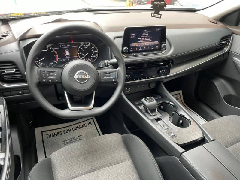 2022 Nissan Rogue SV