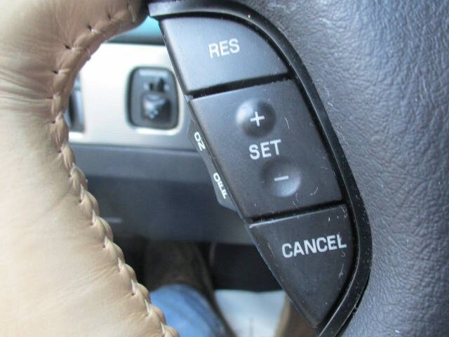 2004 Ford Thunderbird Deluxe