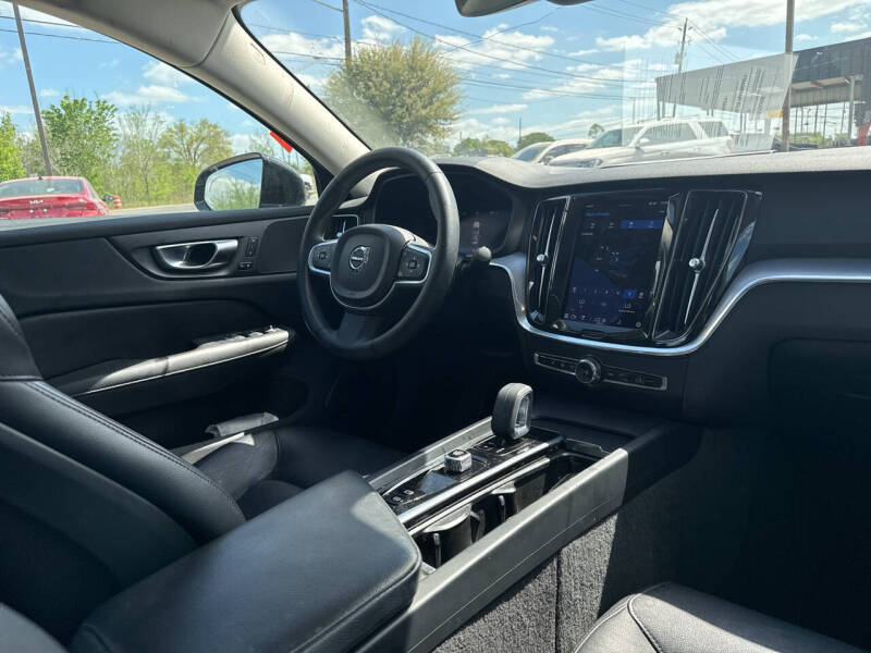 2023 Volvo S60 B5 Core Dark Theme