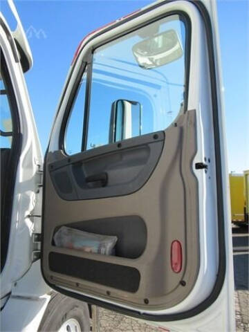 2016 Freightliner Cascadia