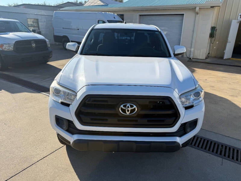2017 Toyota Tacoma SR