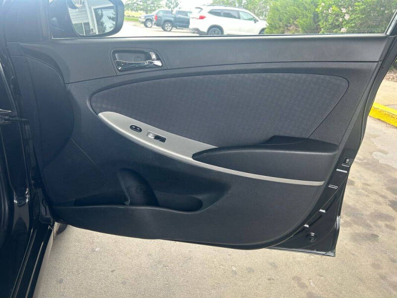 2012 Hyundai Accent SE